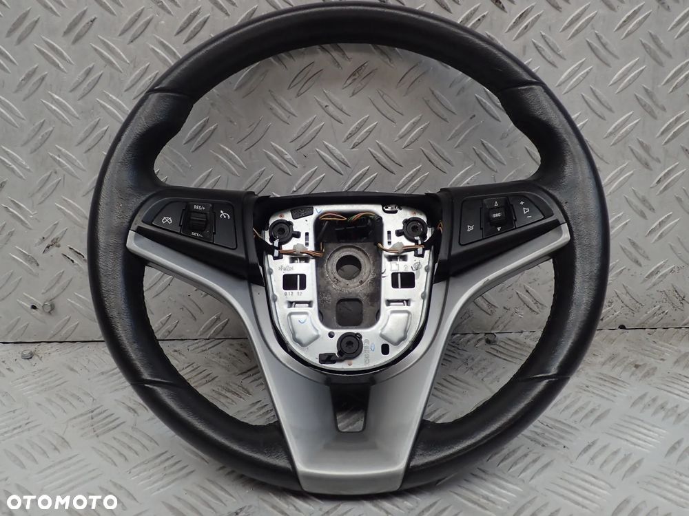 KIEROWNICA SKÓRA CHEVROLET CRUZE 95227506 - 1