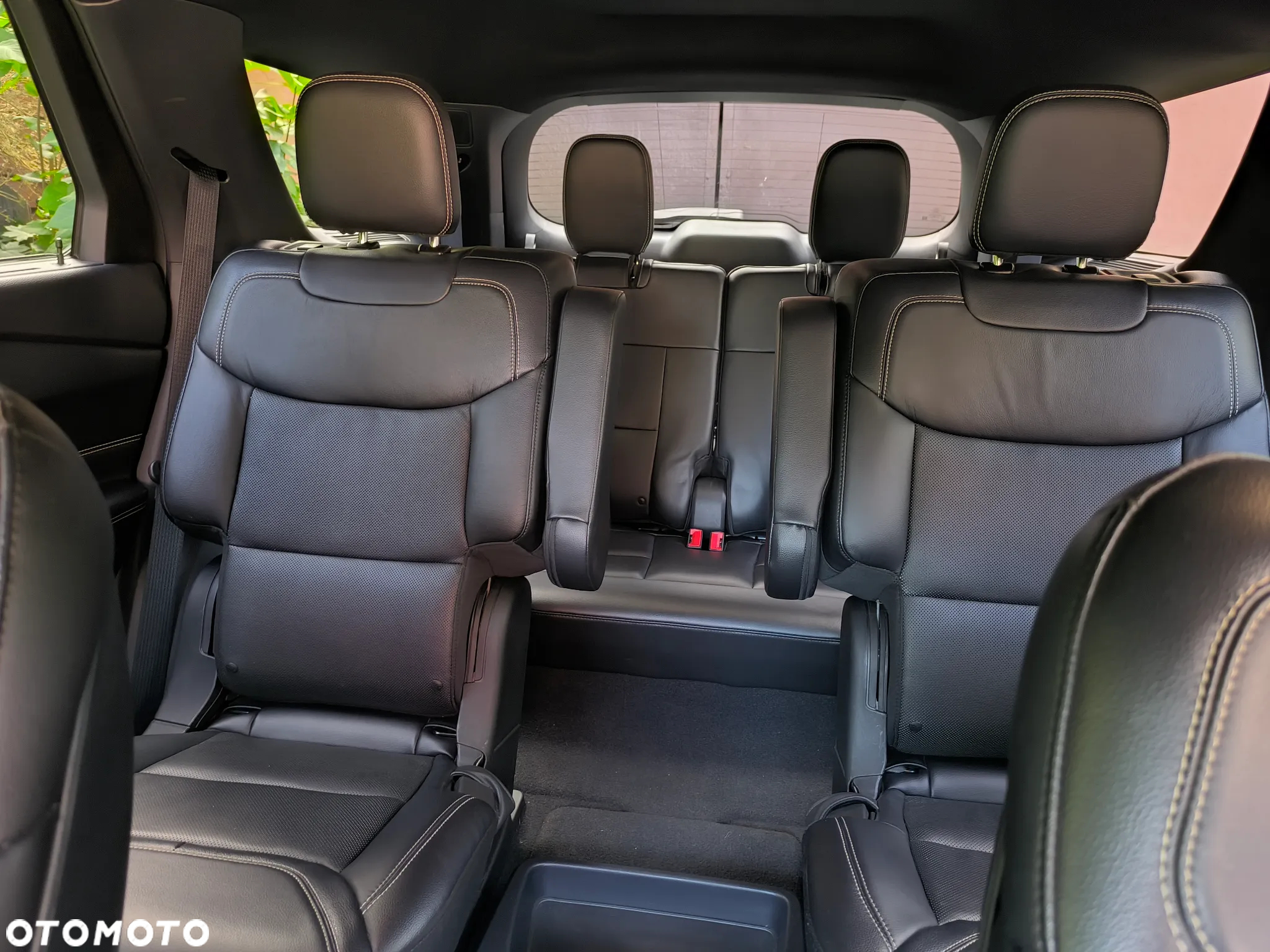 Ford Explorer - 11