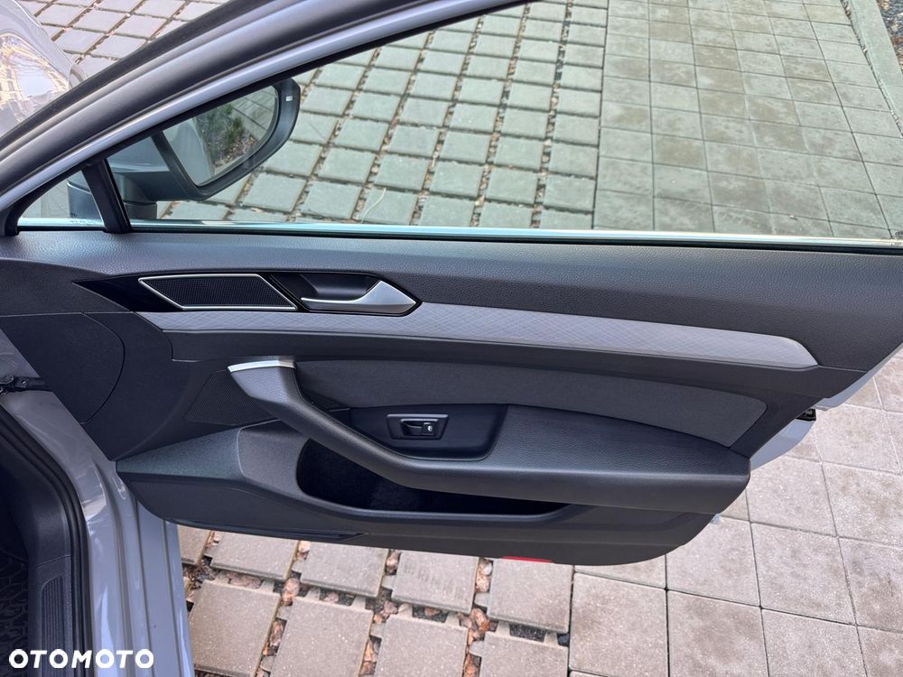 Volkswagen Passat Variant 2.0 TDI Business DSG - 15
