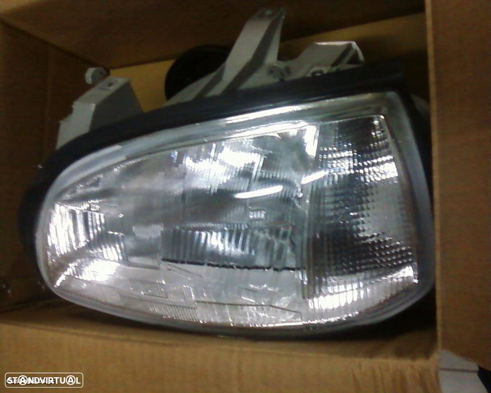 Farol / Faróis da frente Renault Clio Mk1 Fase II 1996 até 1998 NOVOS - 1