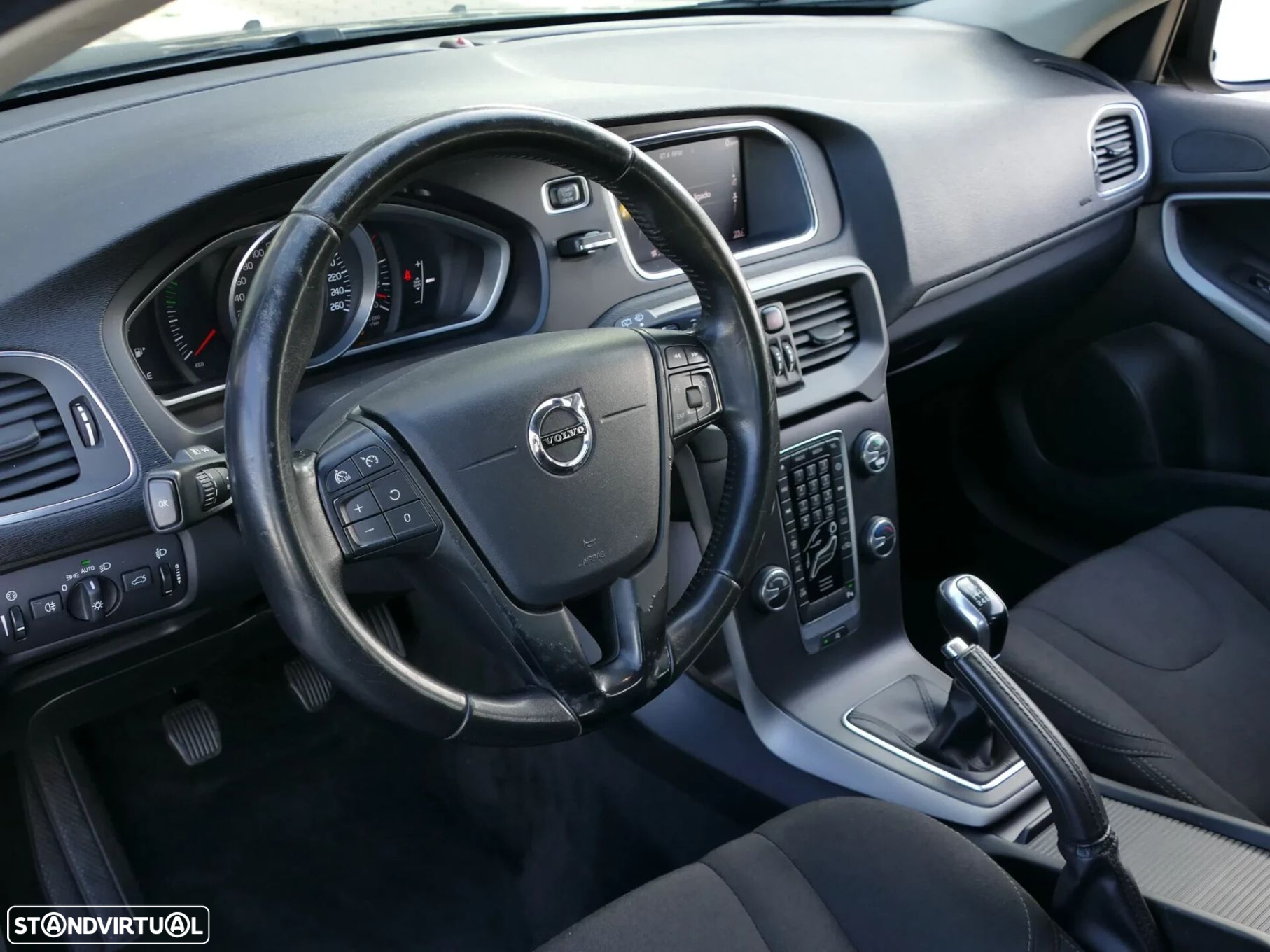 Volvo V40 2.0 D2 Momentum - 16