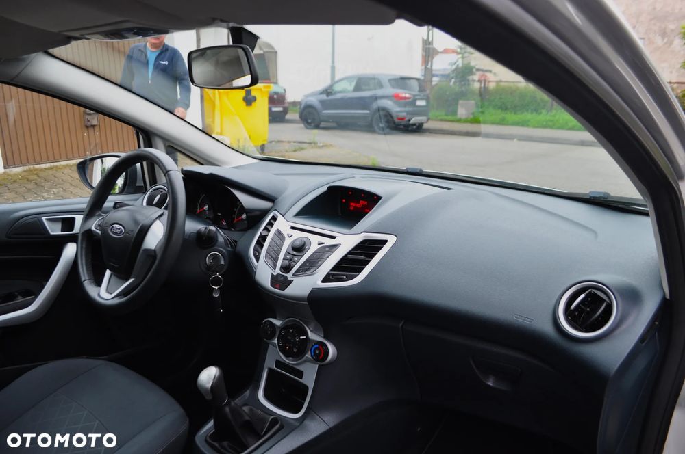 Ford Fiesta 1.25 Ambiente EU5 - 21