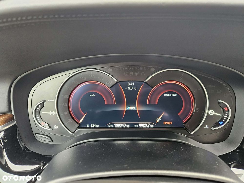 BMW Seria 5 530d xDrive Sport - 9