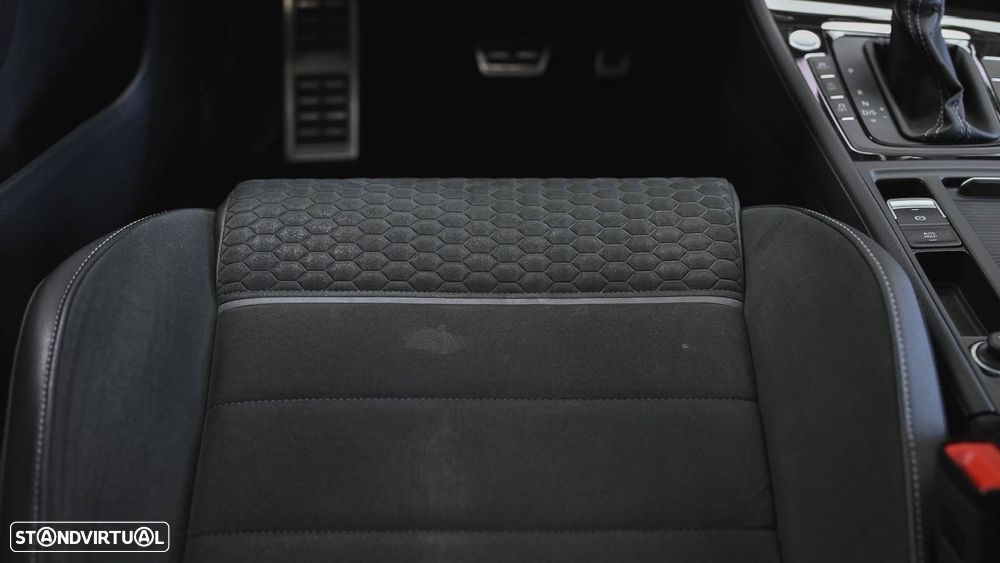 VW Golf Variant 2.0 TDi GTD DSG - 25