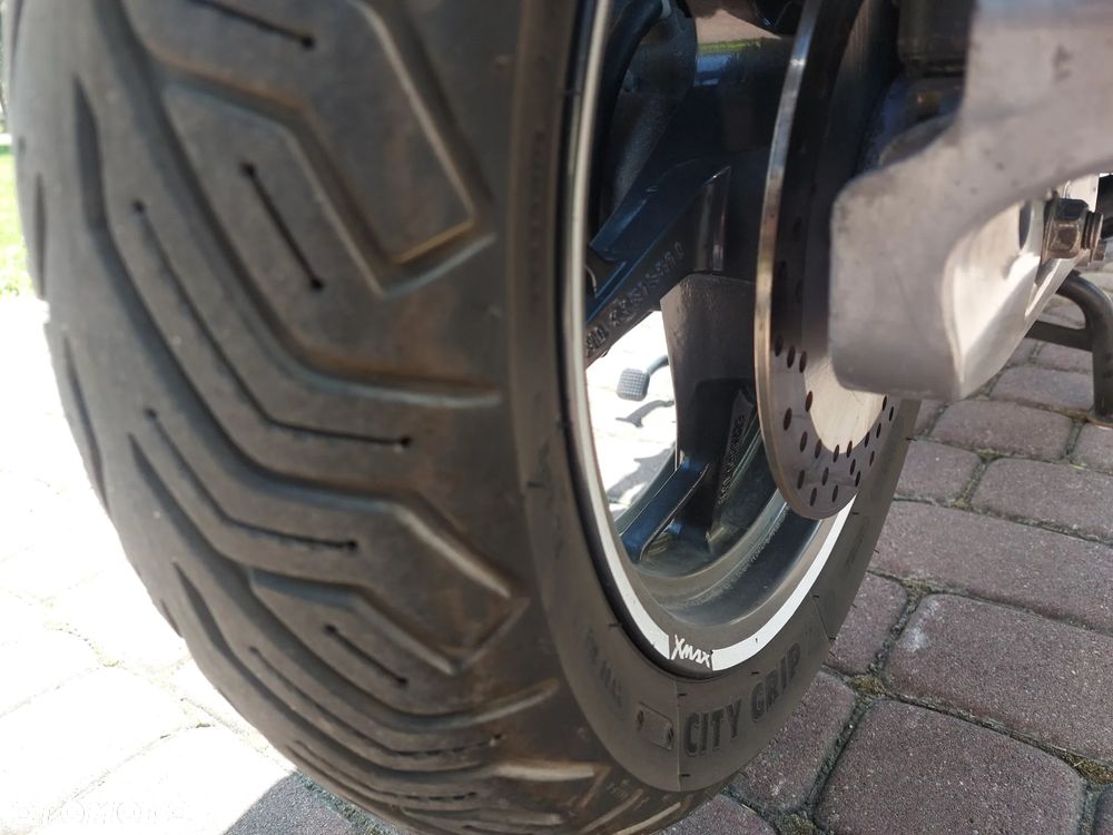 Yamaha X-max - 12