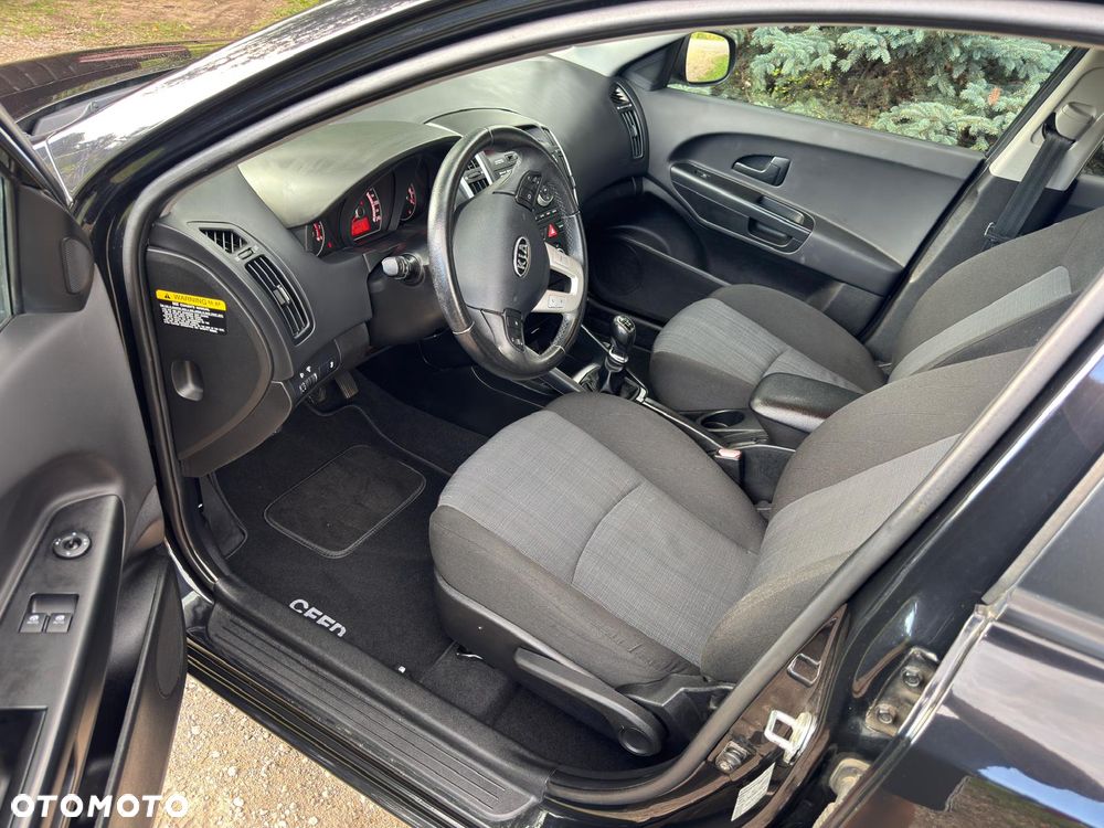 Kia Ceed - 6