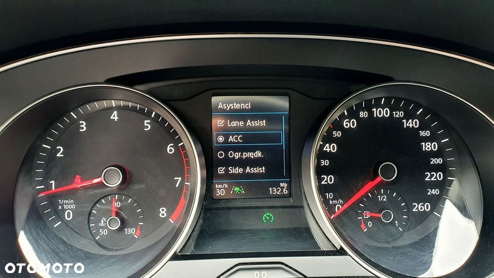 Volkswagen Passat - 21