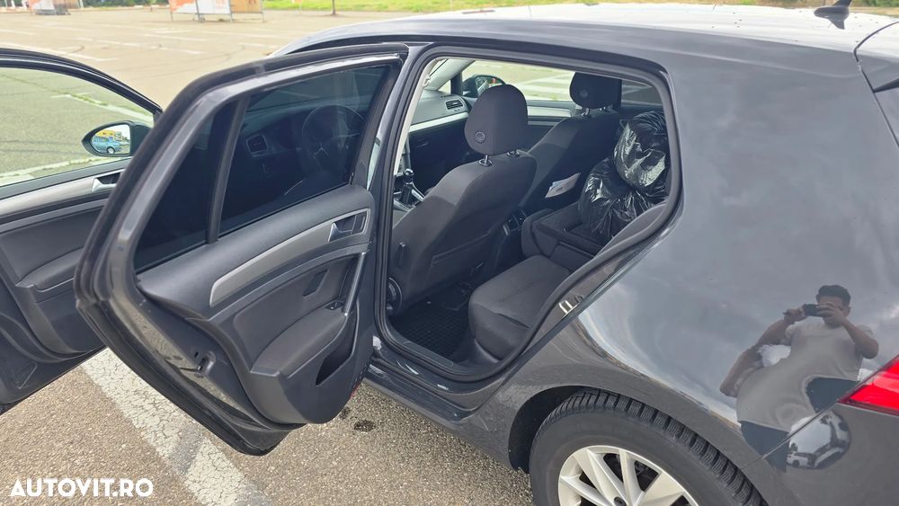 Volkswagen Golf 1.6 TDI BMT Comfortline - 8