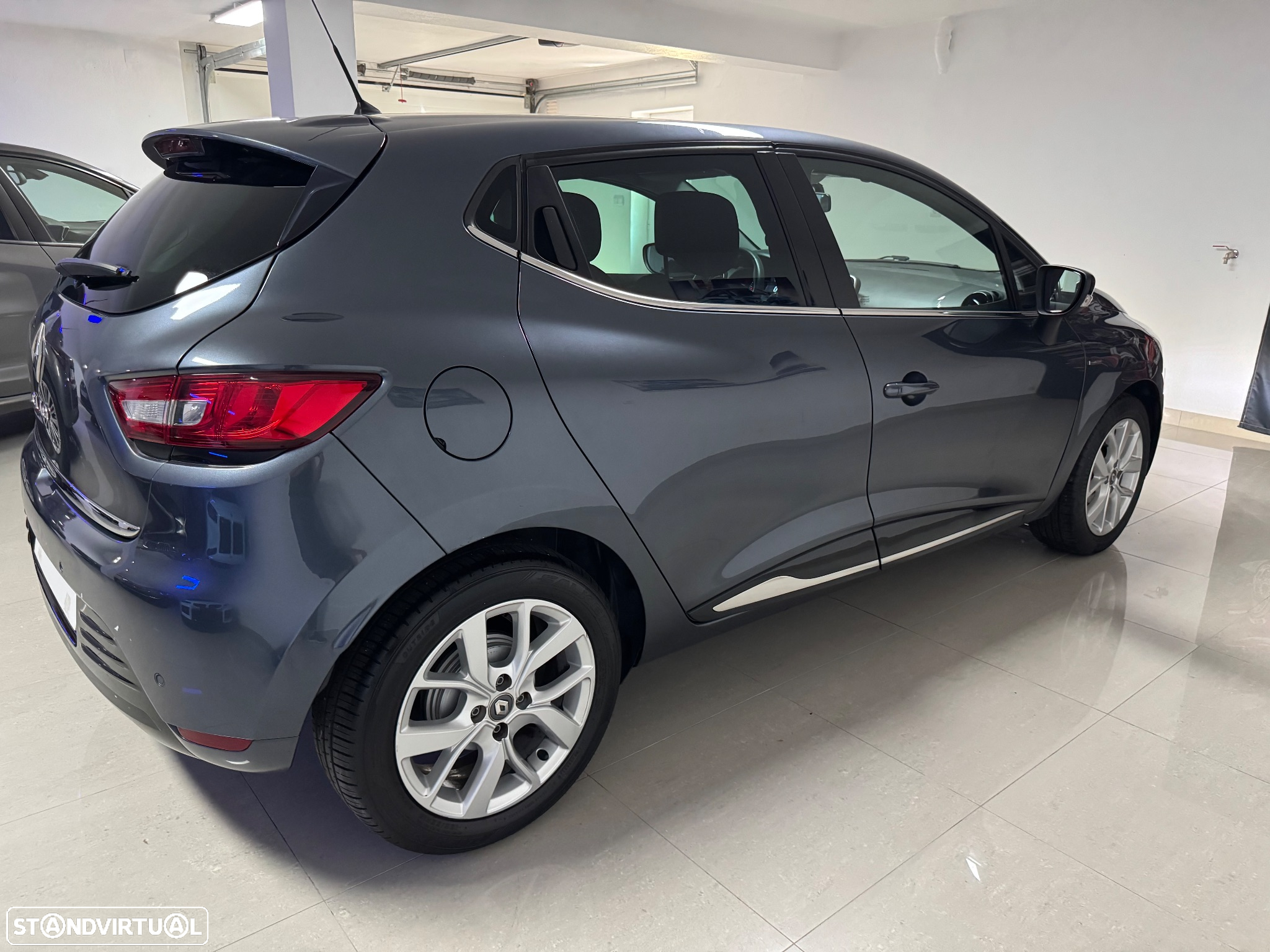 Renault Clio 0.9 TCe Limited Edition - 28