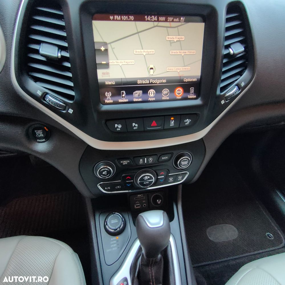Jeep Cherokee - 15