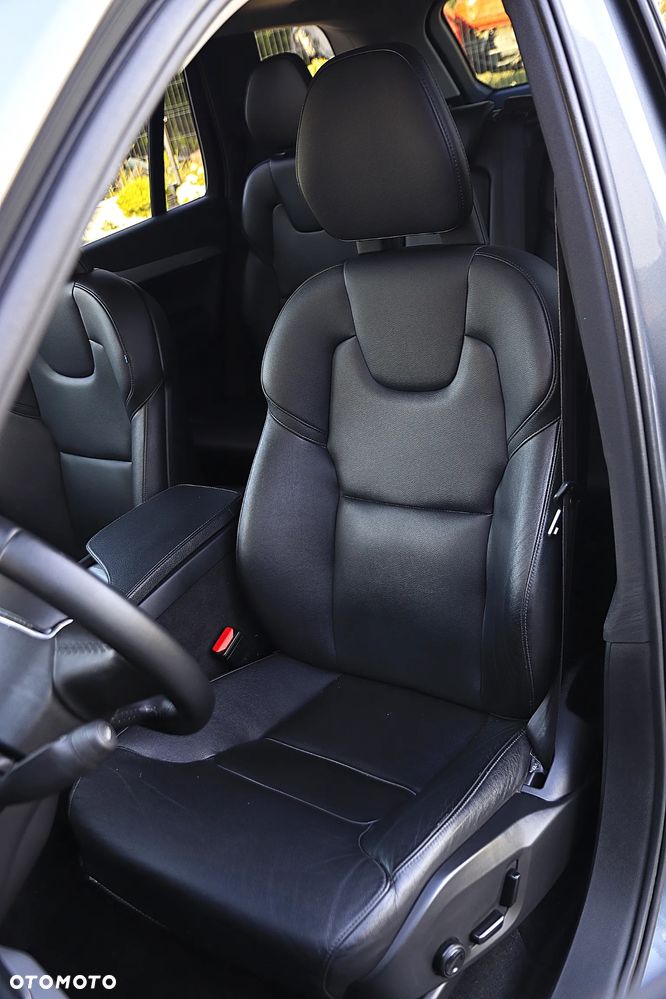 Volvo XC 90 T5 AWD Momentum - 12