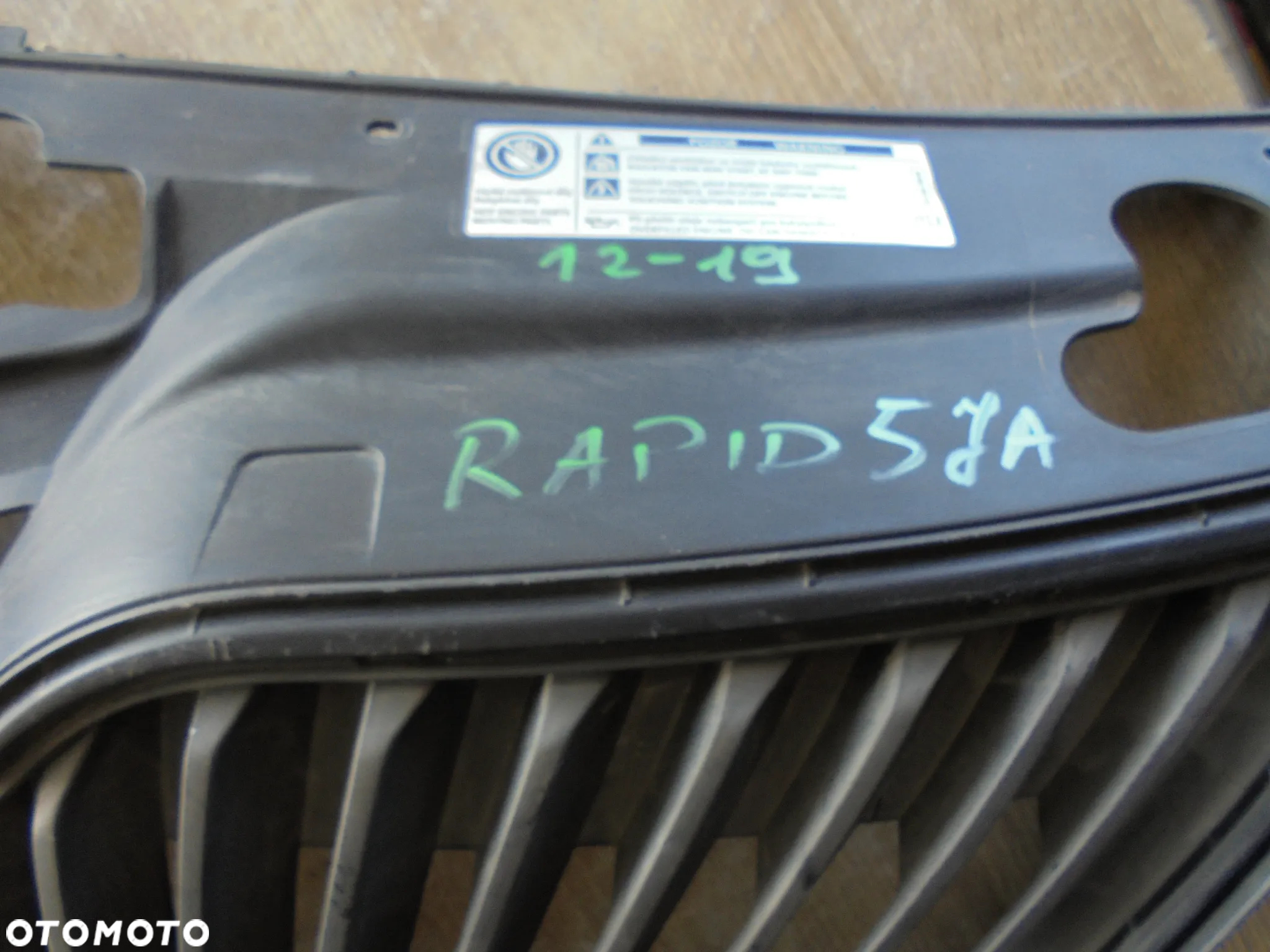 SKODA RAPID GRILL ATRAPA - 2