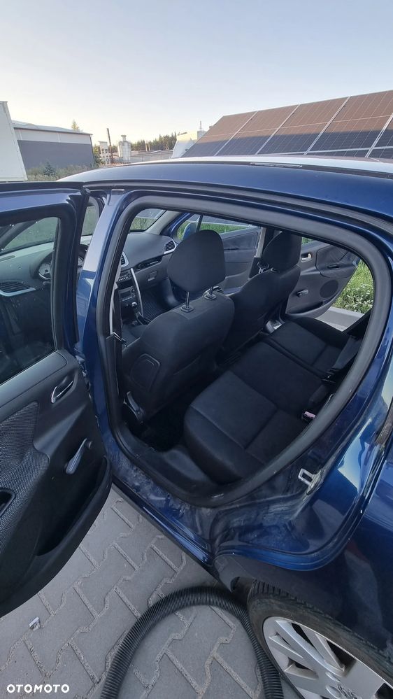Peugeot 207 1.6 - 12
