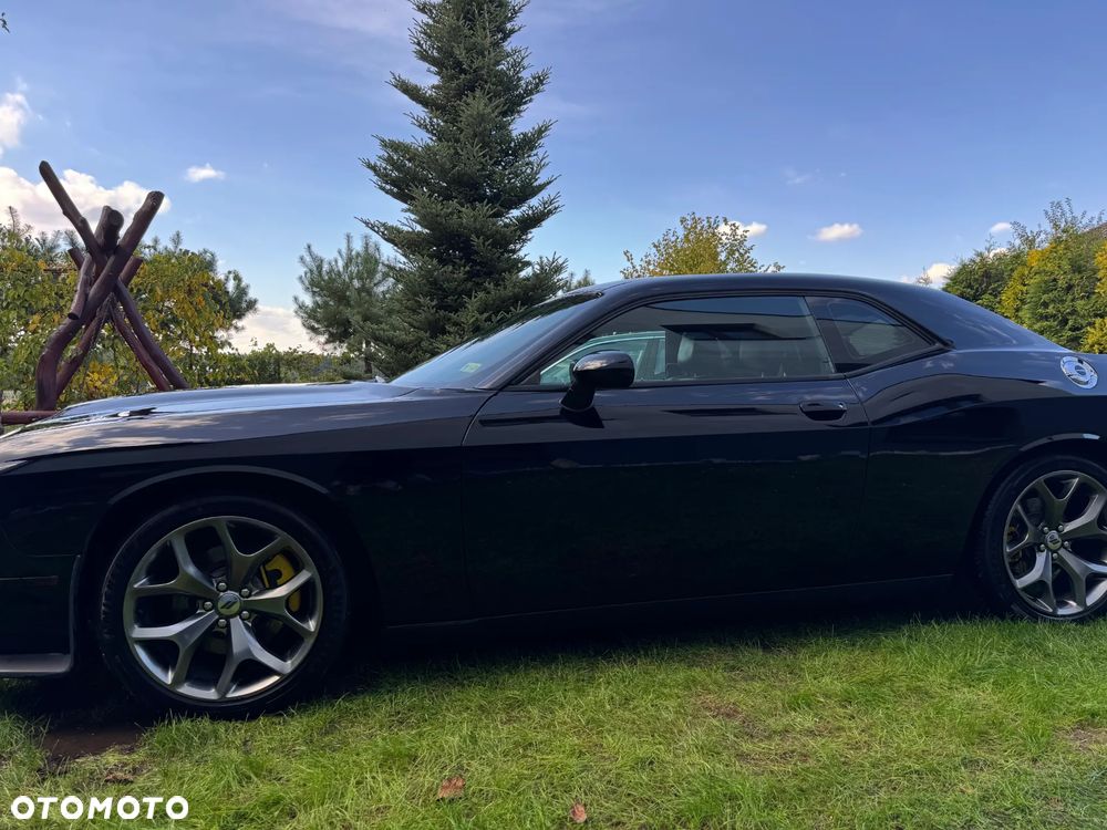 Dodge Challenger - 19