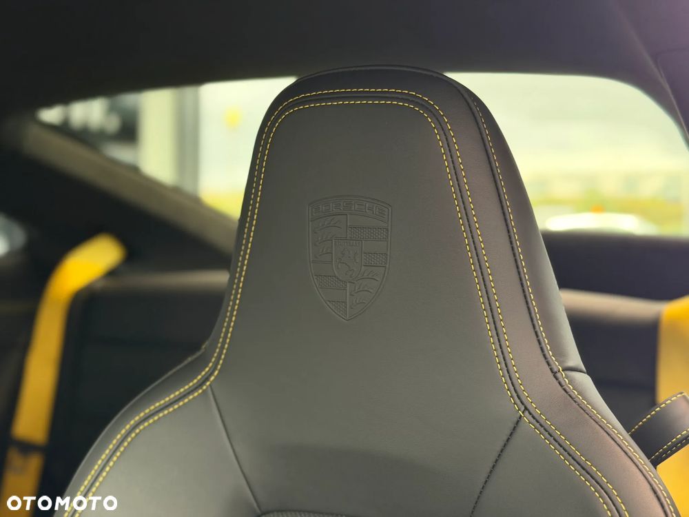Porsche 911 Turbo S - 24