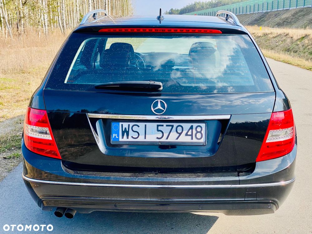 Mercedes-Benz Klasa C 180 CGI Automatik BlueEFFICIENCY Avantgarde - 16