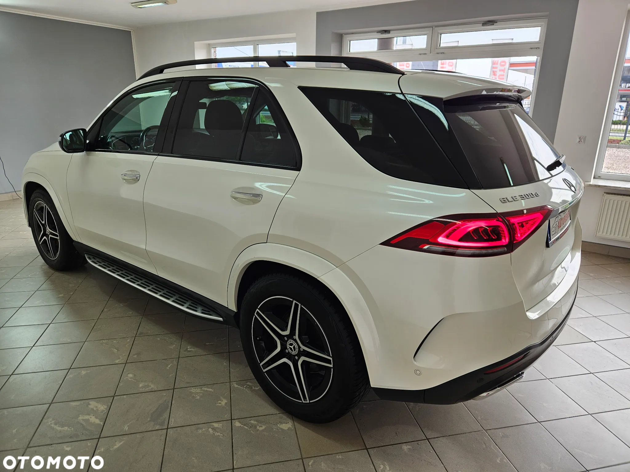 Mercedes-Benz GLE 300 d 4-Matic - 6