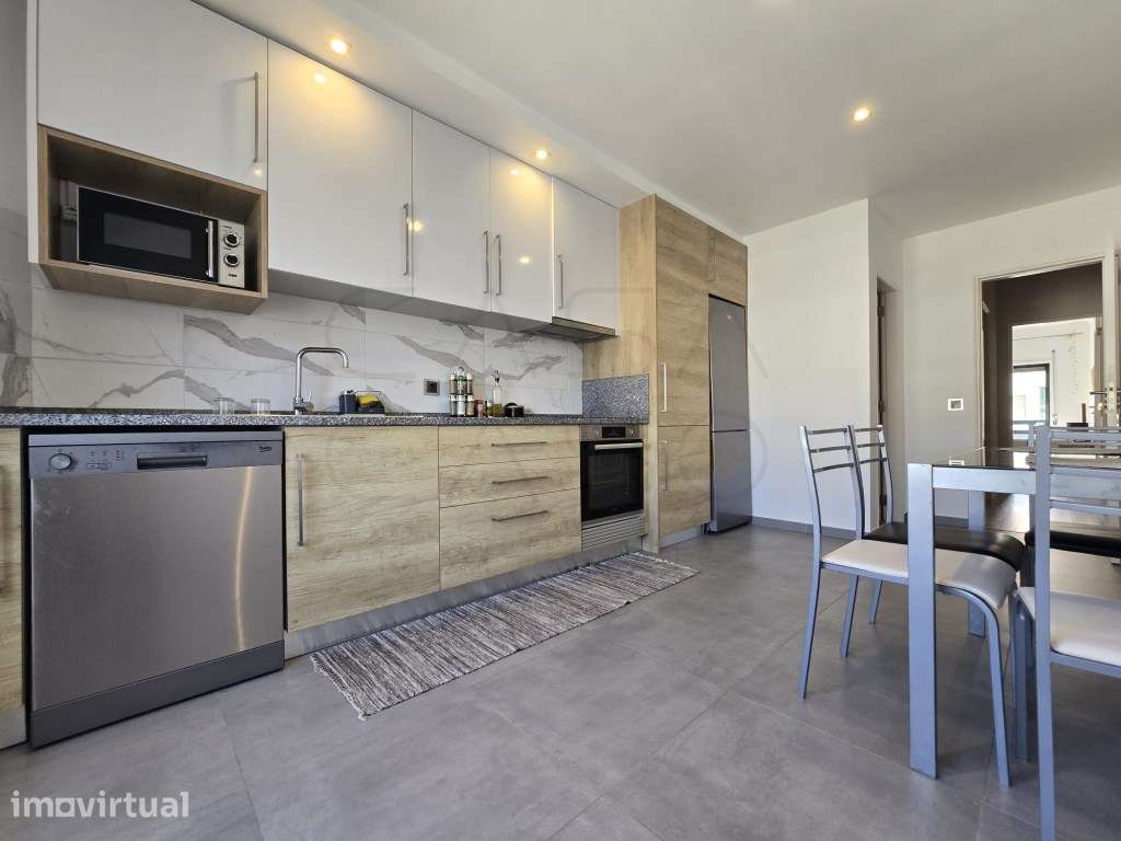 Apartamento de 2+1 assoalhadas - Arrendamento - Grande imagem: 2/12