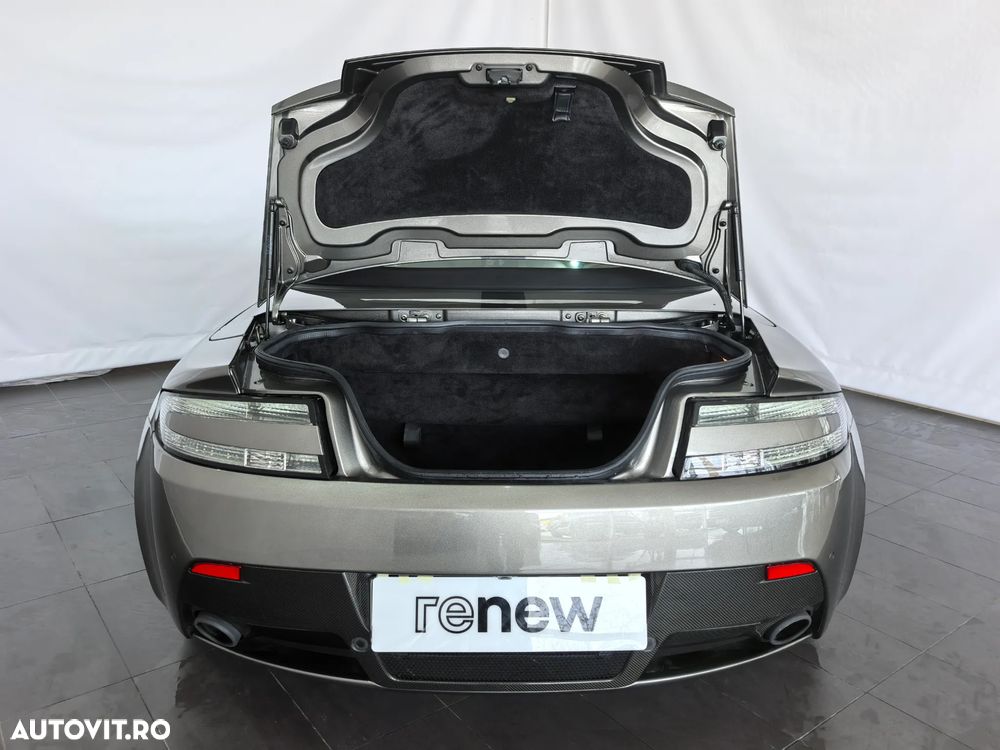 Aston Martin V8 Vantage S - 16