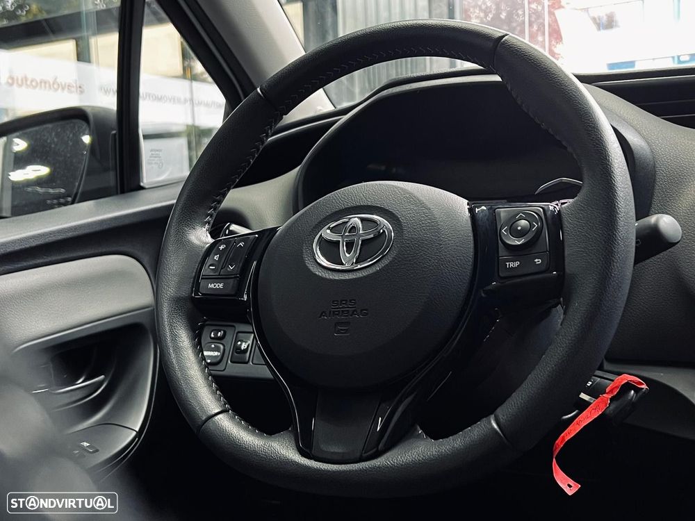 Toyota Yaris 1.5 HSD Comfort - 23