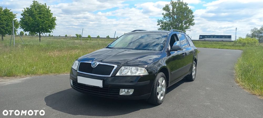 Skoda Octavia 1.6 Ambiente - 9