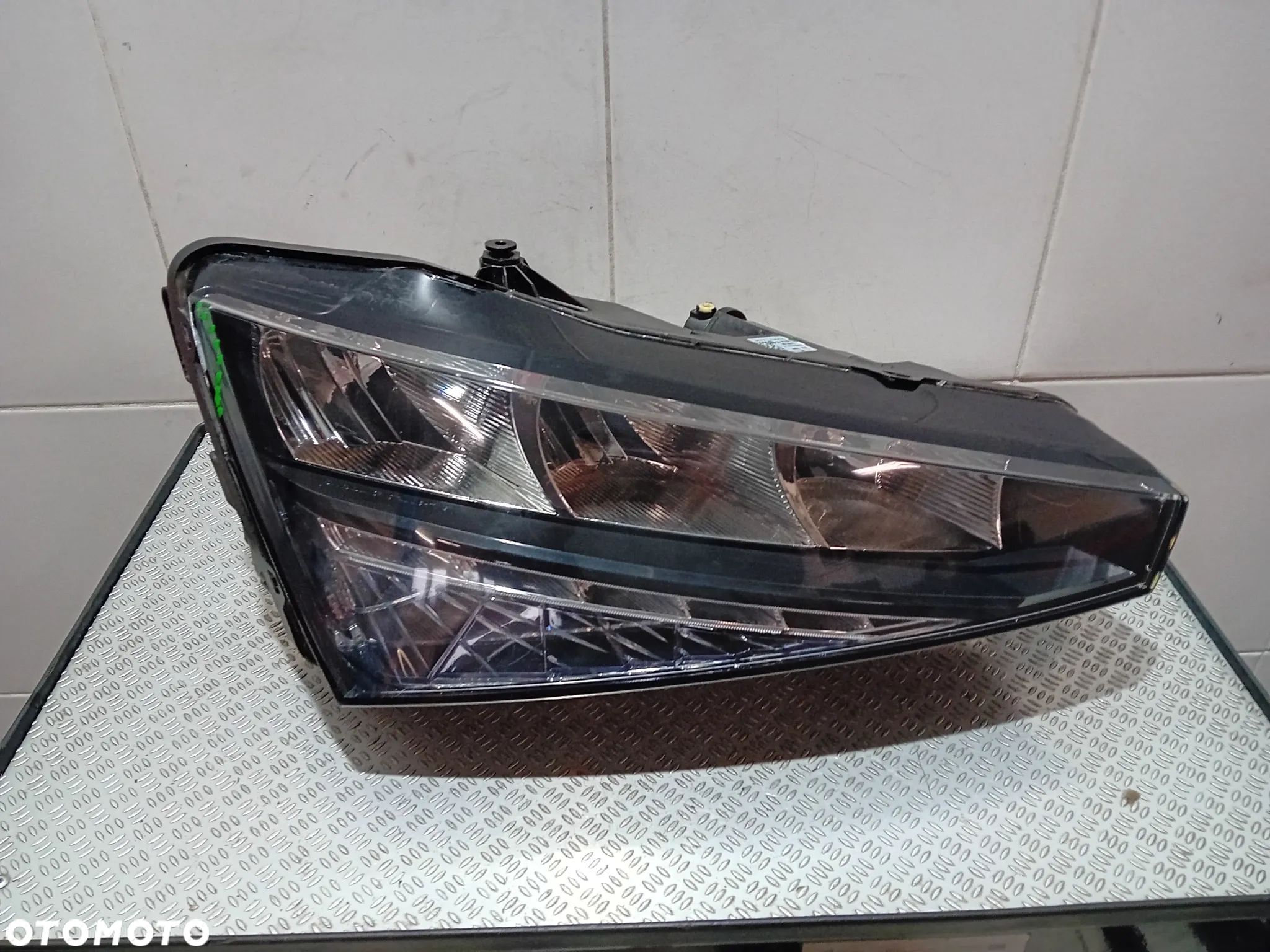 LAMPA PRAWY PRZÓD SKODA CRYSTAL LIGHTING LED SKODA SCALA R2020 NR 657941016 - 1