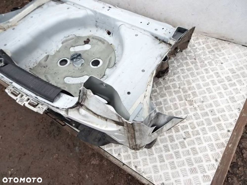 pas tylny wanna kia ceed ii 12-15 r. hw hb 5d - 2