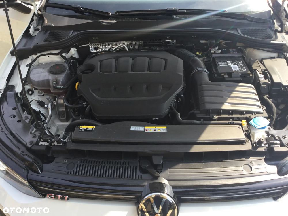 Volkswagen Golf - 40