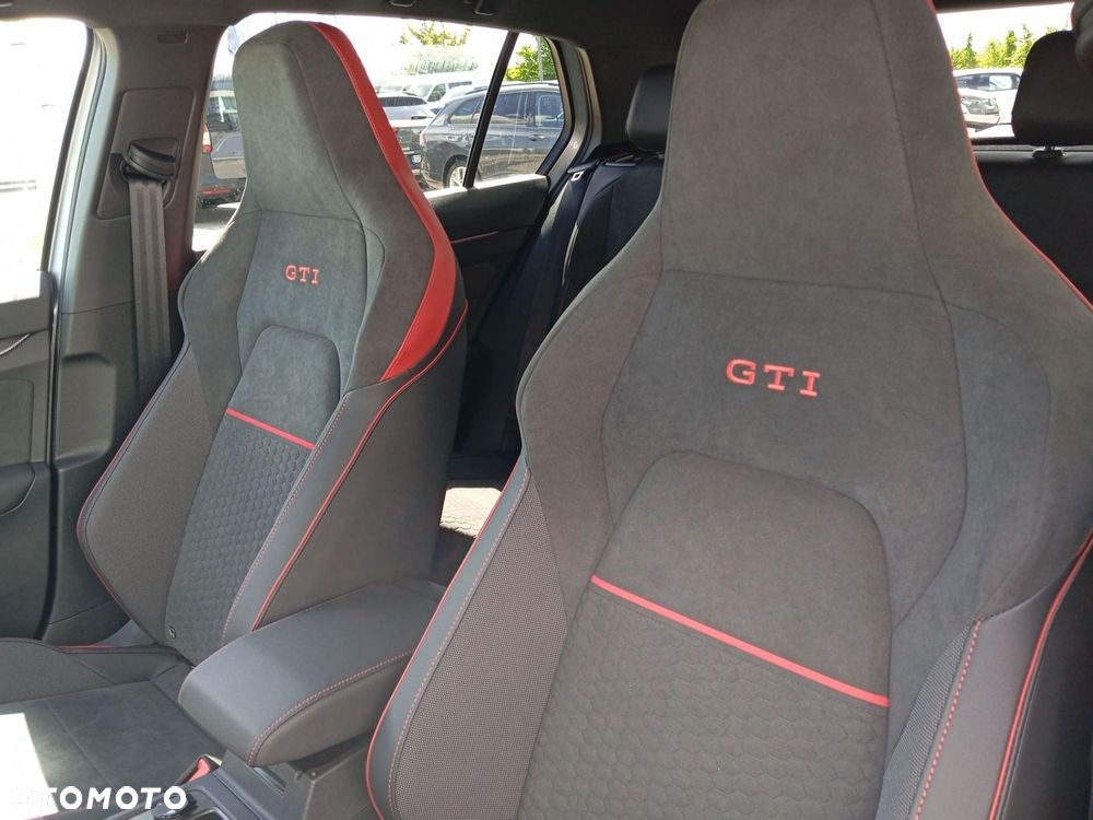 Volkswagen Golf - 20