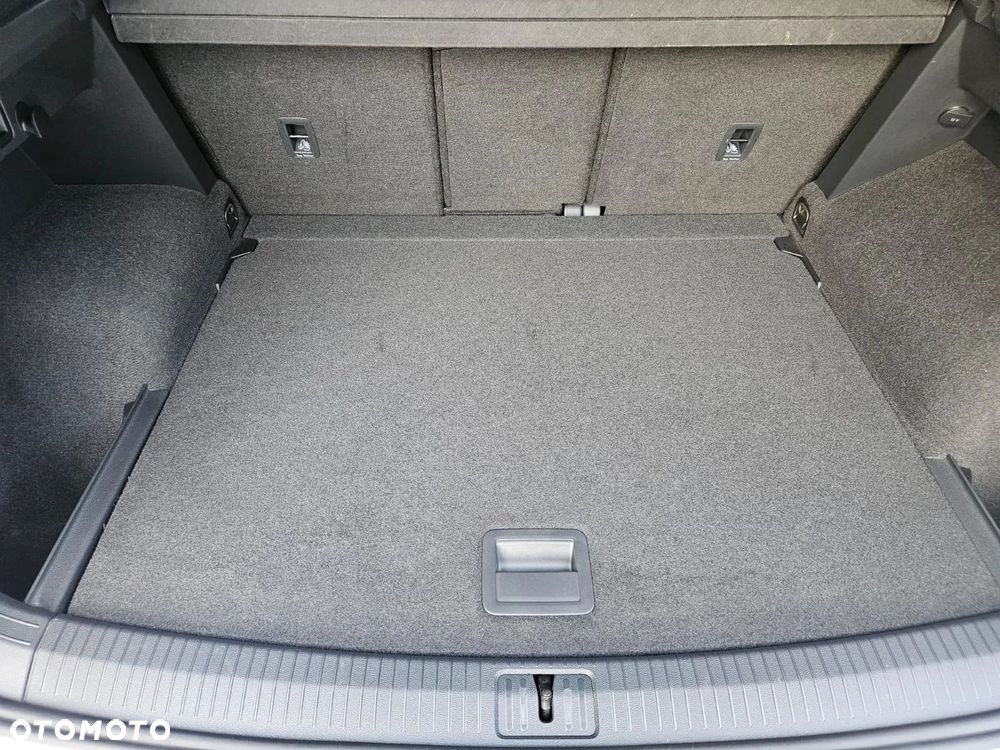 Volkswagen Tiguan - 23