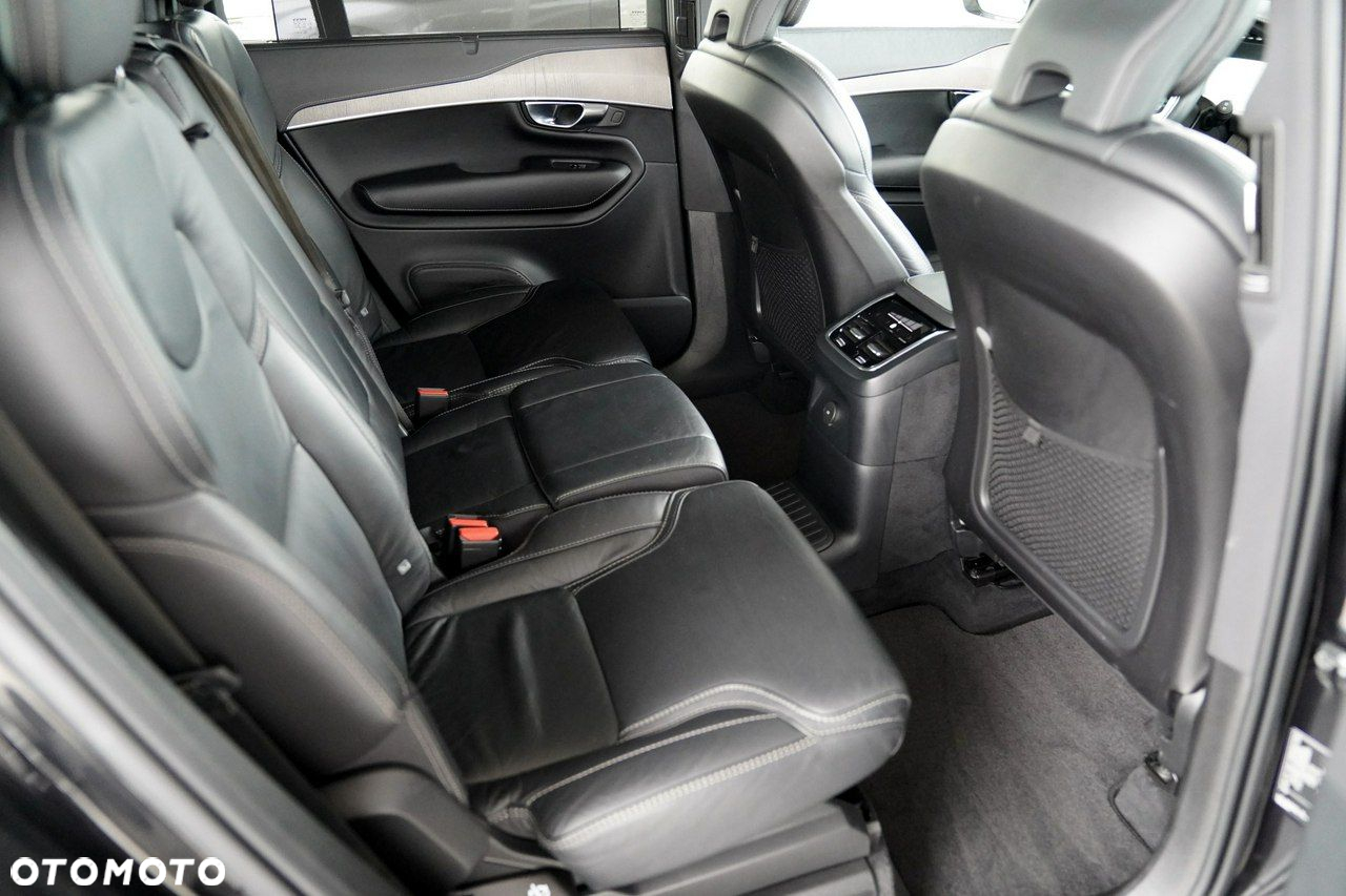 Volvo XC 90 - 38