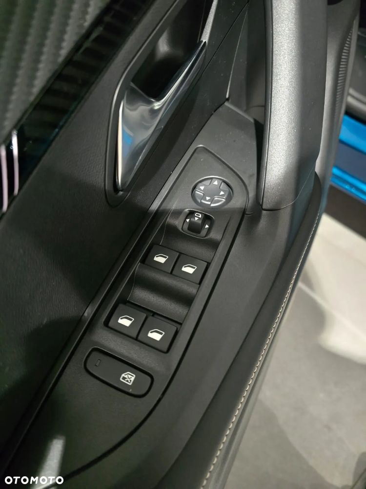 Peugeot 2008 PureTech mHEV Allure e-DCS6 - 15