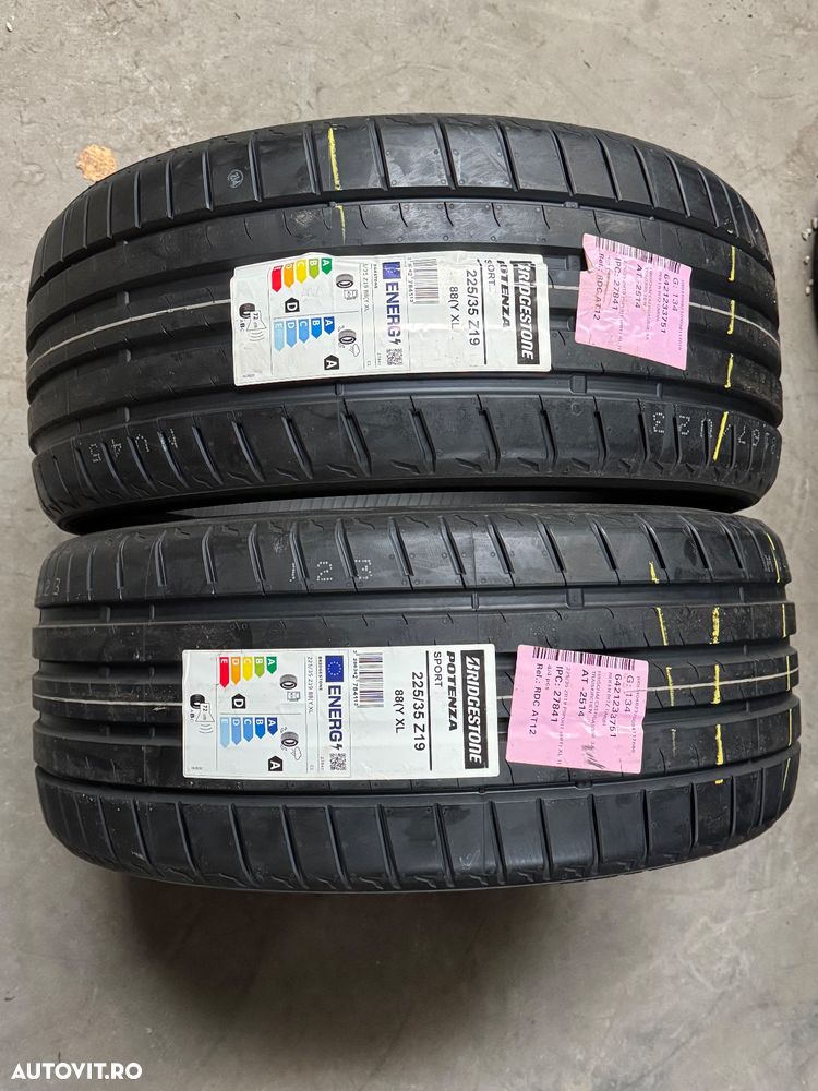 Vând 2 anvelope 225/35/19 bridgestone de vară noi - 1