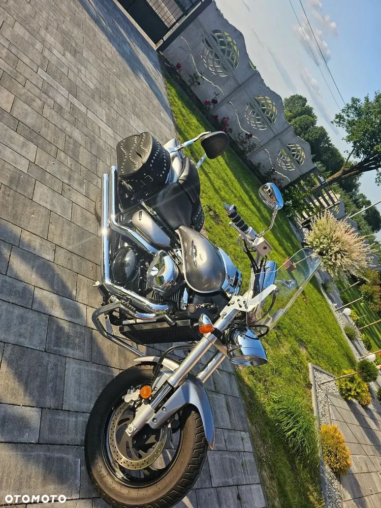 Suzuki Boulevard - 2