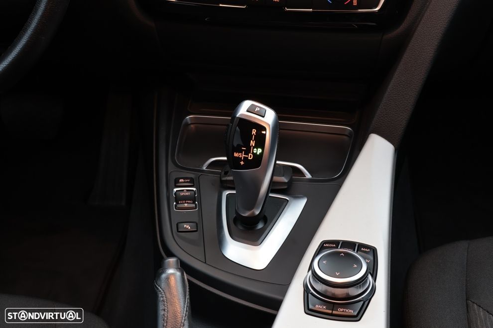 BMW 318 d Line Sport Auto - 16