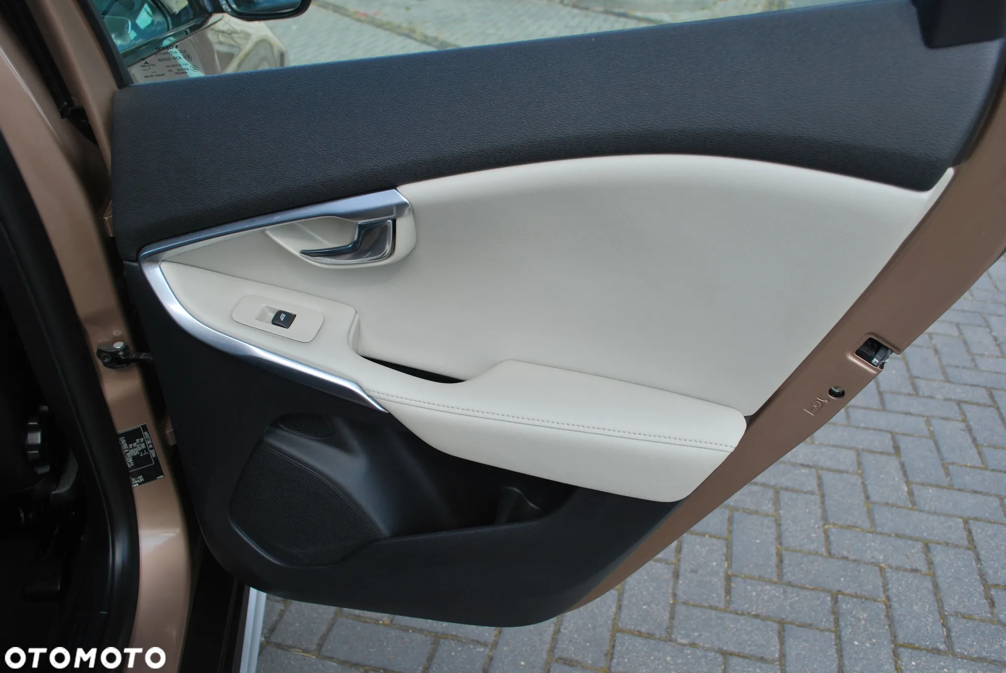 Volvo V40 Cross Country D4 Summum - 25