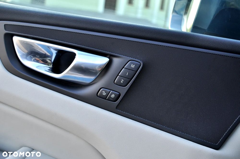 Volvo XC 60 B4 D AWD Geartronic Inscription - 26