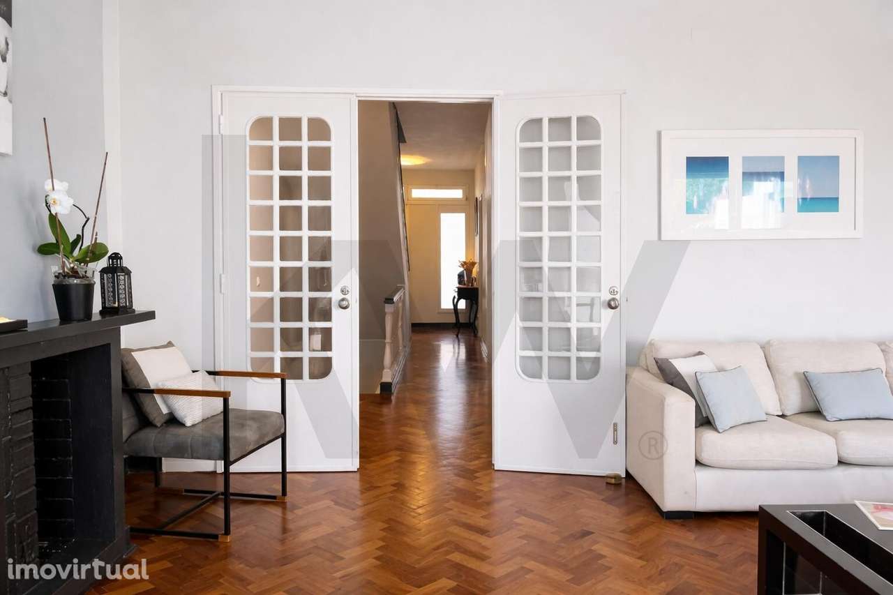 Moradia T4 com piscina, jardim e 3 pisos no Bairro do Rosário – Cascai - Grande imagem: 3/41