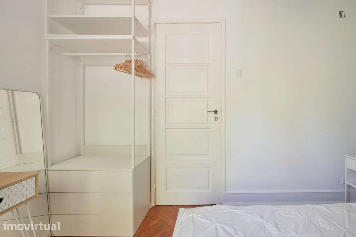 Quarto - localizado em Roma-Areeiro Lisbon - Grande imagem: 5/42