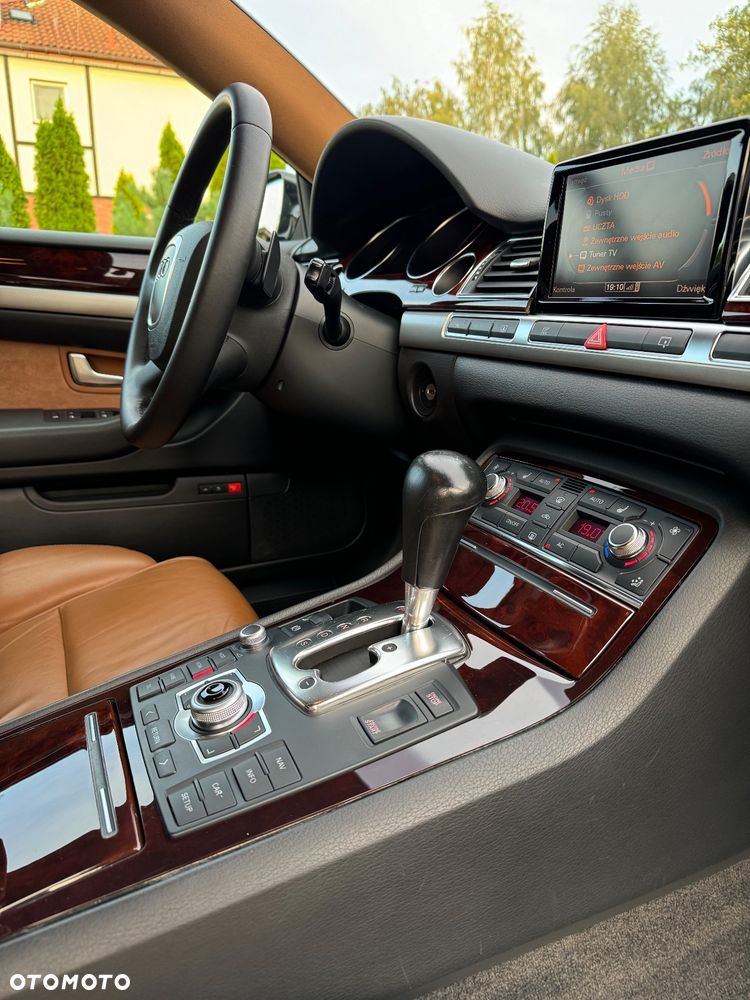 Audi A8 4.2 TDI L Quattro - 10