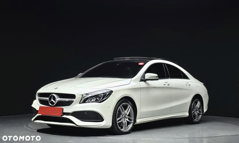 Mercedes-Benz CLA 220 4Matic 7G-DCT AMG Line - 2