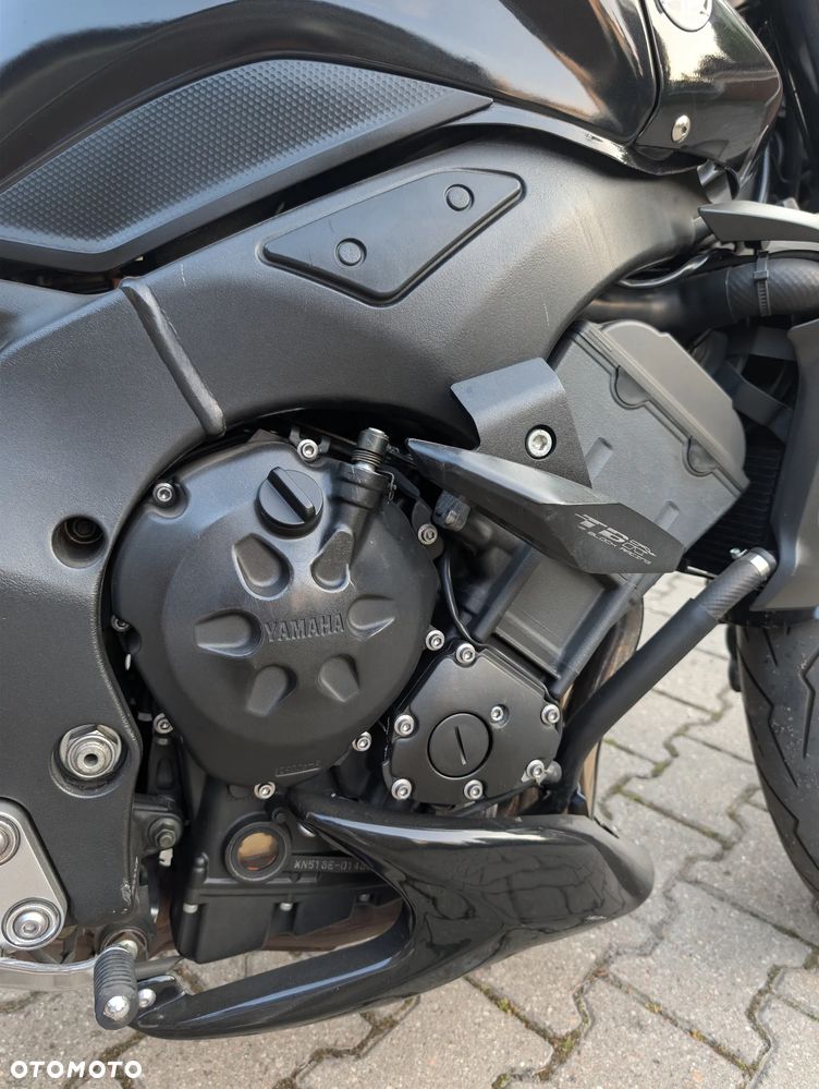 Yamaha FZ - 9