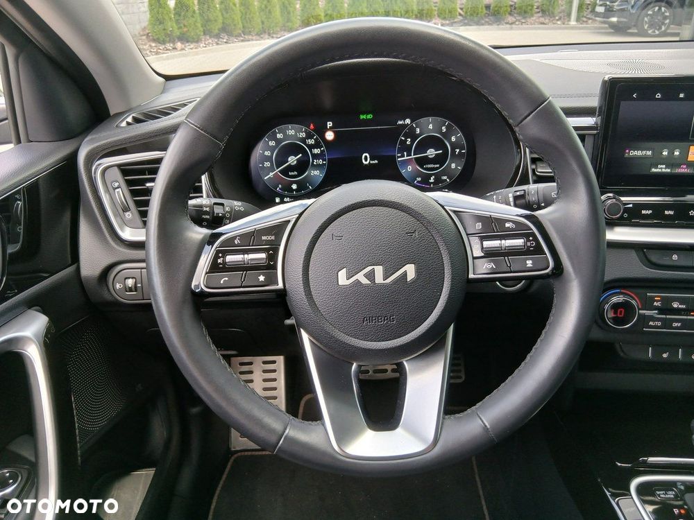 Kia Ceed - 25