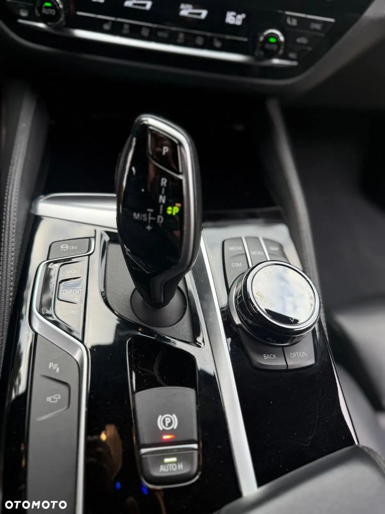 BMW Seria 5 530i xDrive M Sport sport - 14