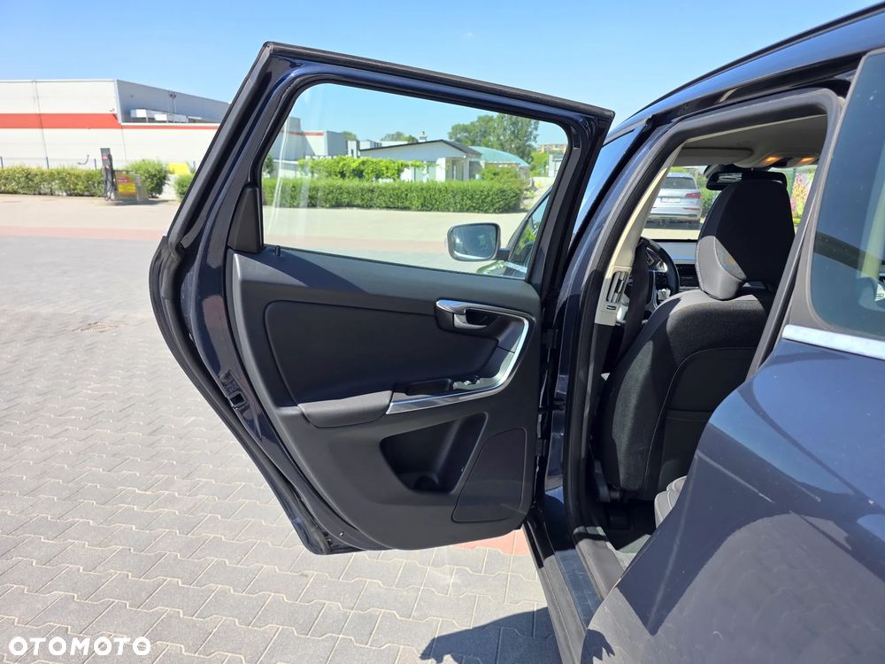 Volvo XC 60 T5 Powershift Momentum - 9