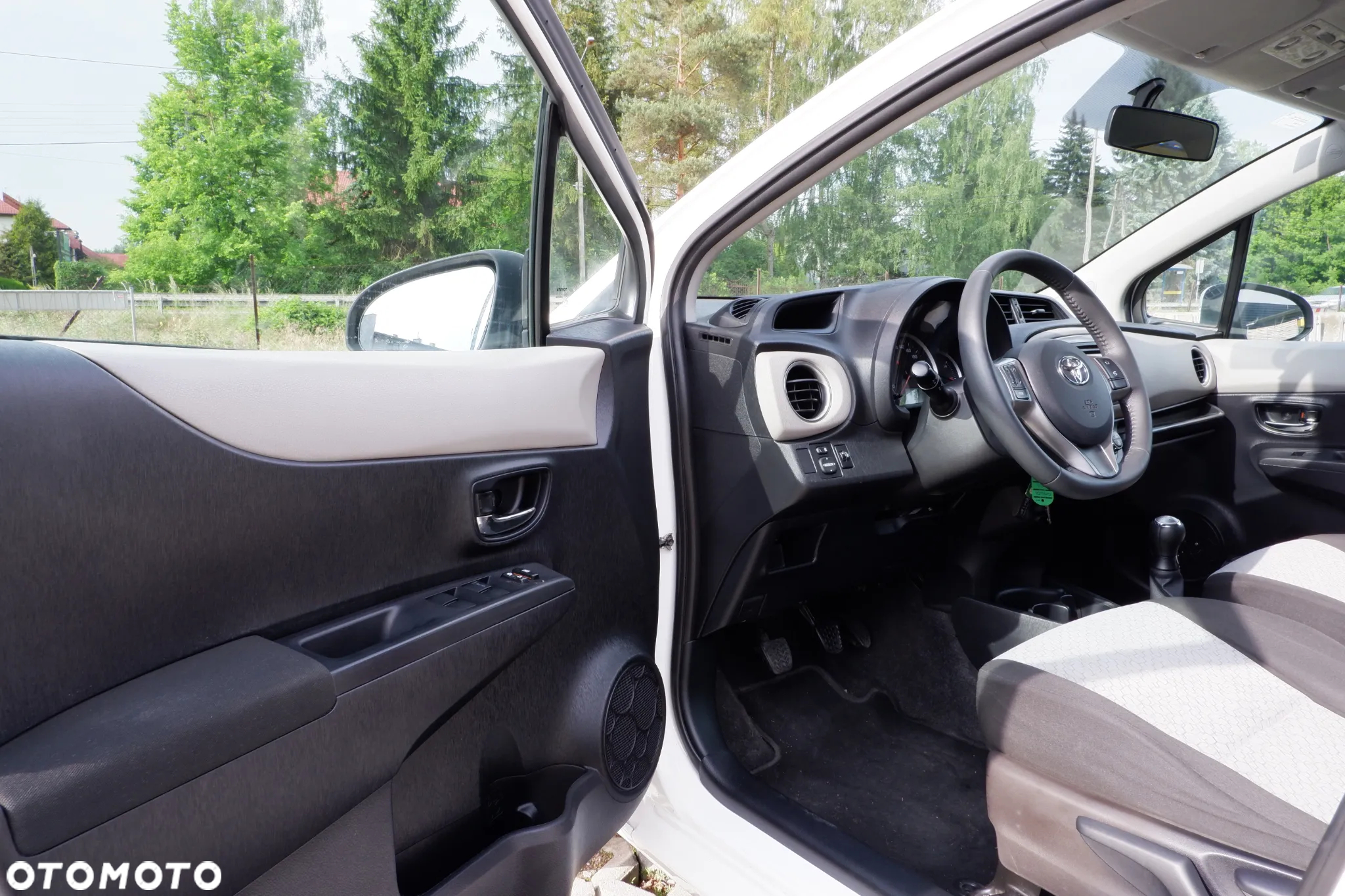 Toyota Yaris 1.0 Sol - 27