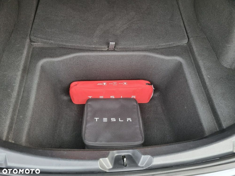 Tesla Model 3 Langstreckenbatterie Allradantrieb Dual Motor - 13