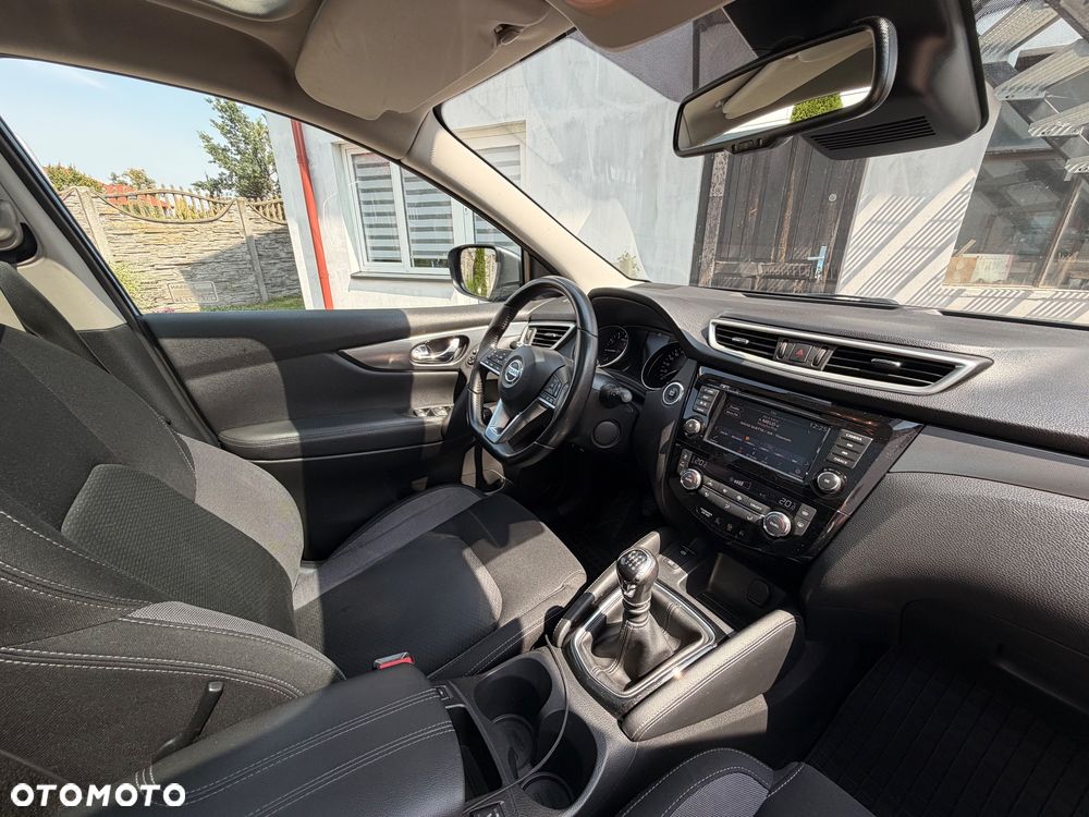 Nissan Qashqai 1.3 DIG-T N-Connecta - 16