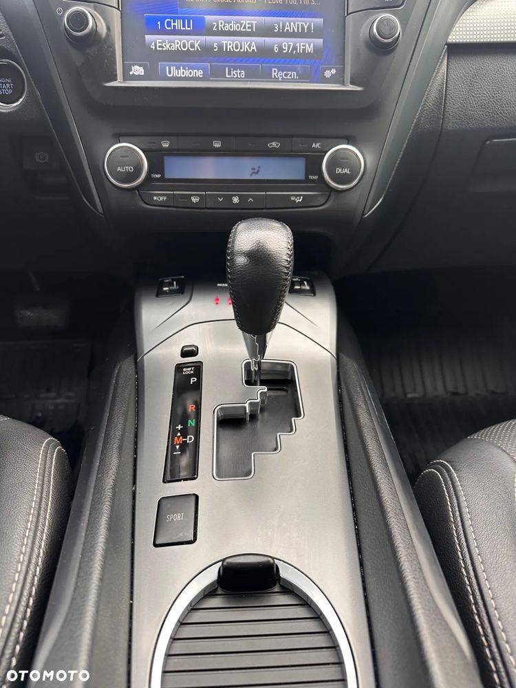 Toyota Avensis 2.0 Premium MS - 3