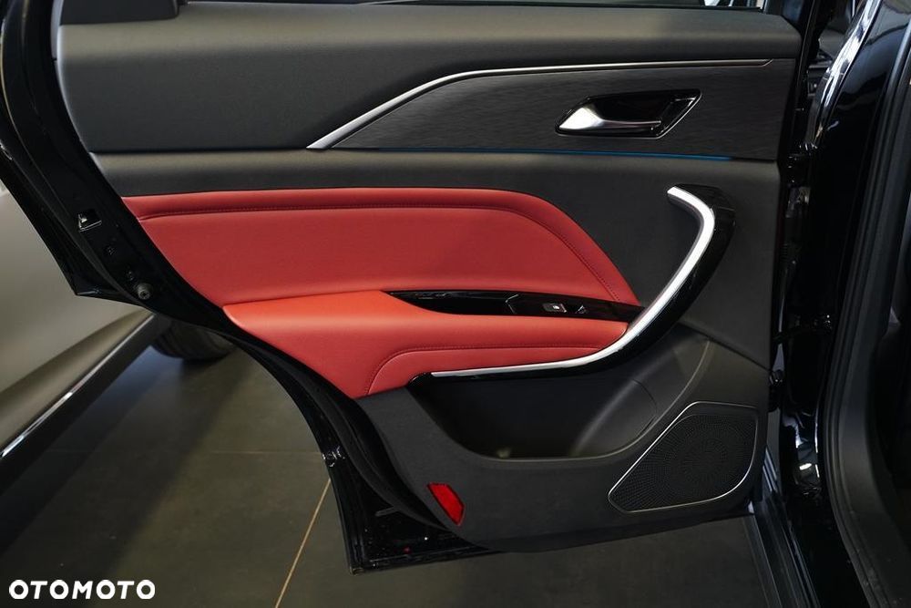 Bestune T77 1.5T Business DCT - 8